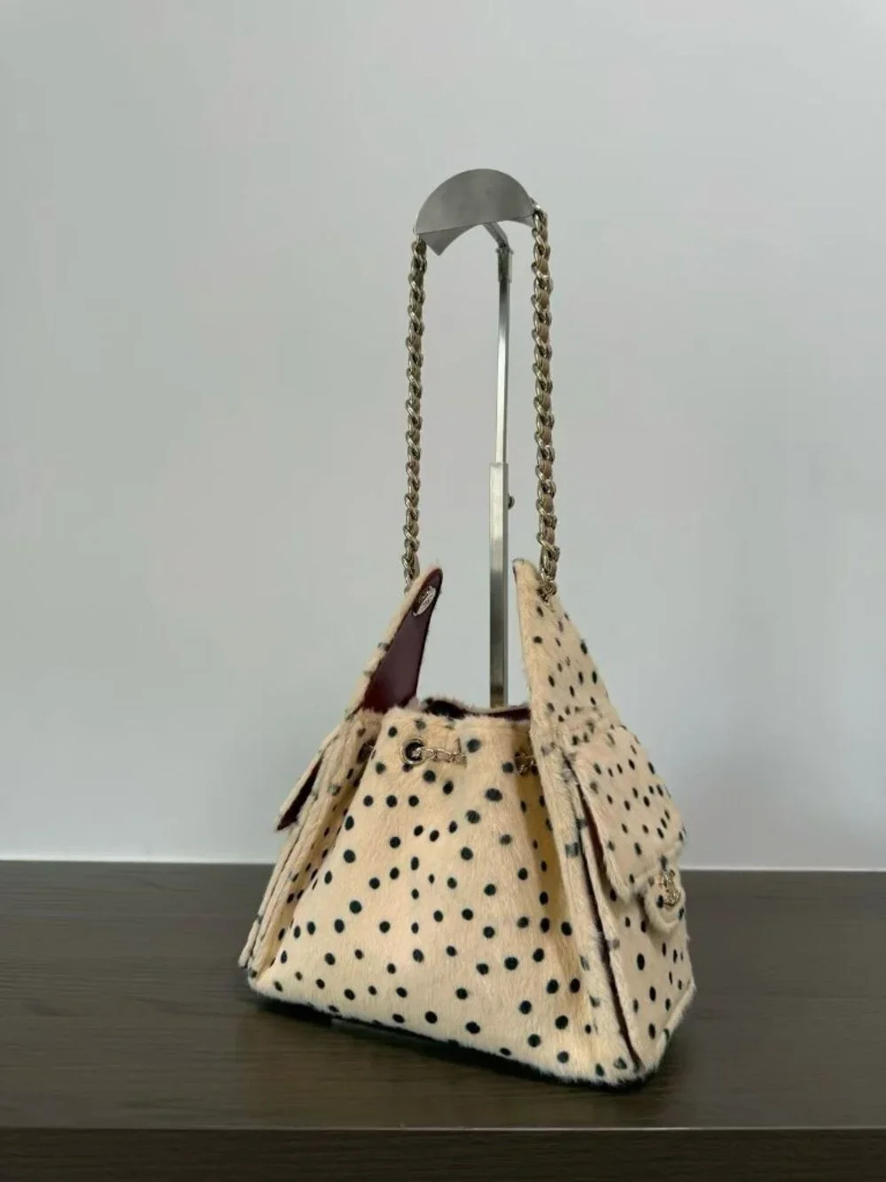 Classic CHANEL Bag: A Stylish and Versatile Choice for Elegance
